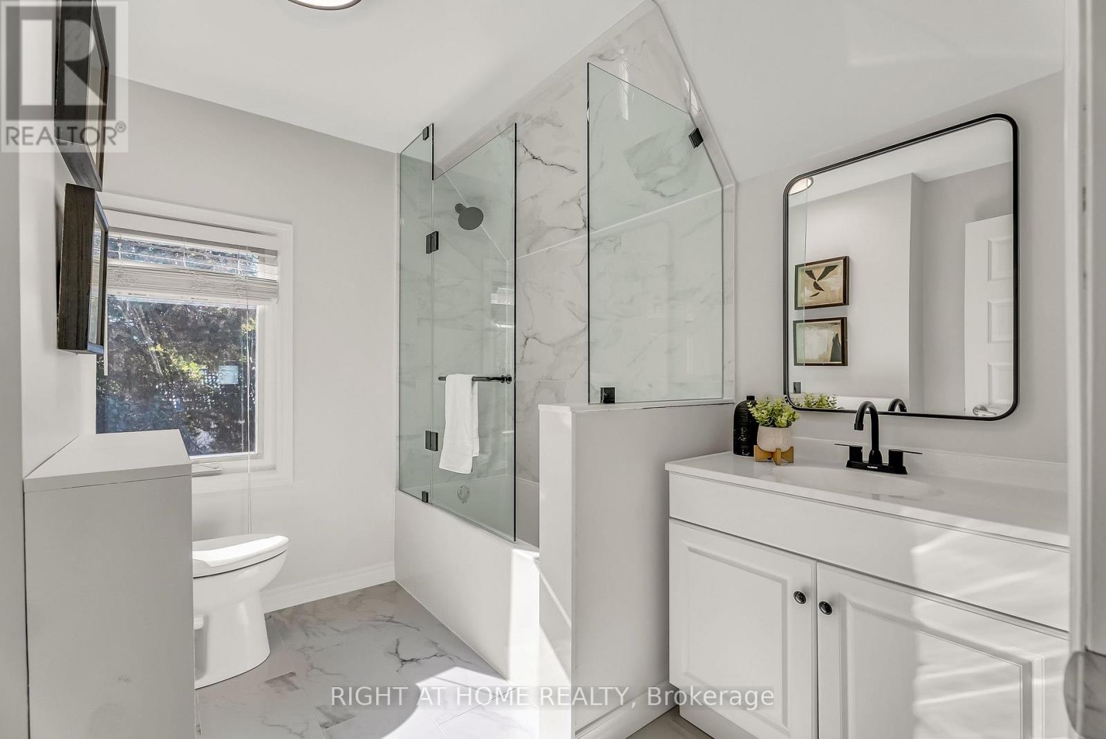 232 Sixth Street, Toronto (New Toronto), Ontario  M8V 3A7 - Photo 25 - W12453716
