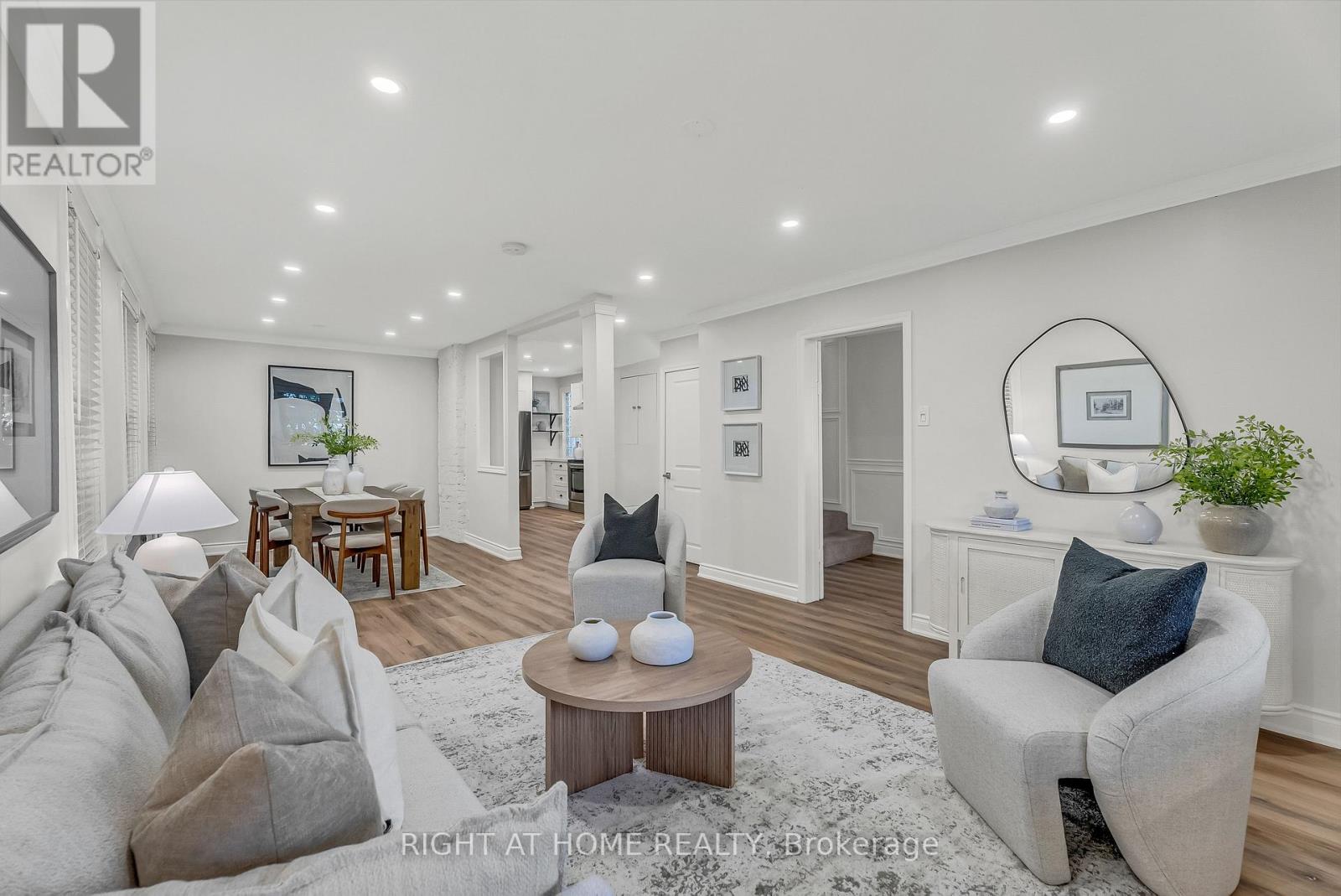 232 Sixth Street, Toronto (New Toronto), Ontario  M8V 3A7 - Photo 6 - W12453716
