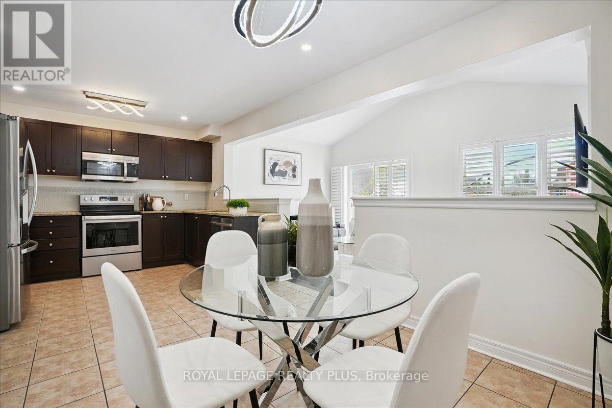 248 Duncan Lane, Milton (Sc Scott), Ontario  L9T 7A8 - Photo 13 - W12453724