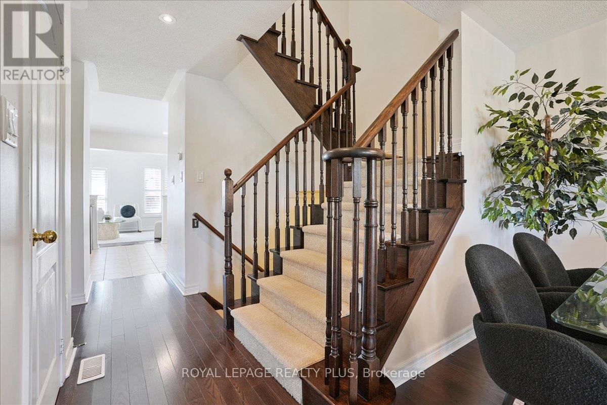 248 Duncan Lane, Milton (Sc Scott), Ontario  L9T 7A8 - Photo 21 - W12453724