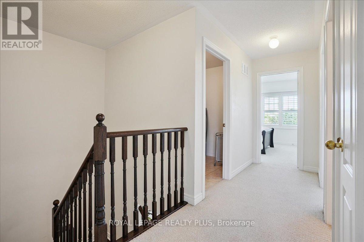 248 Duncan Lane, Milton (Sc Scott), Ontario  L9T 7A8 - Photo 22 - W12453724