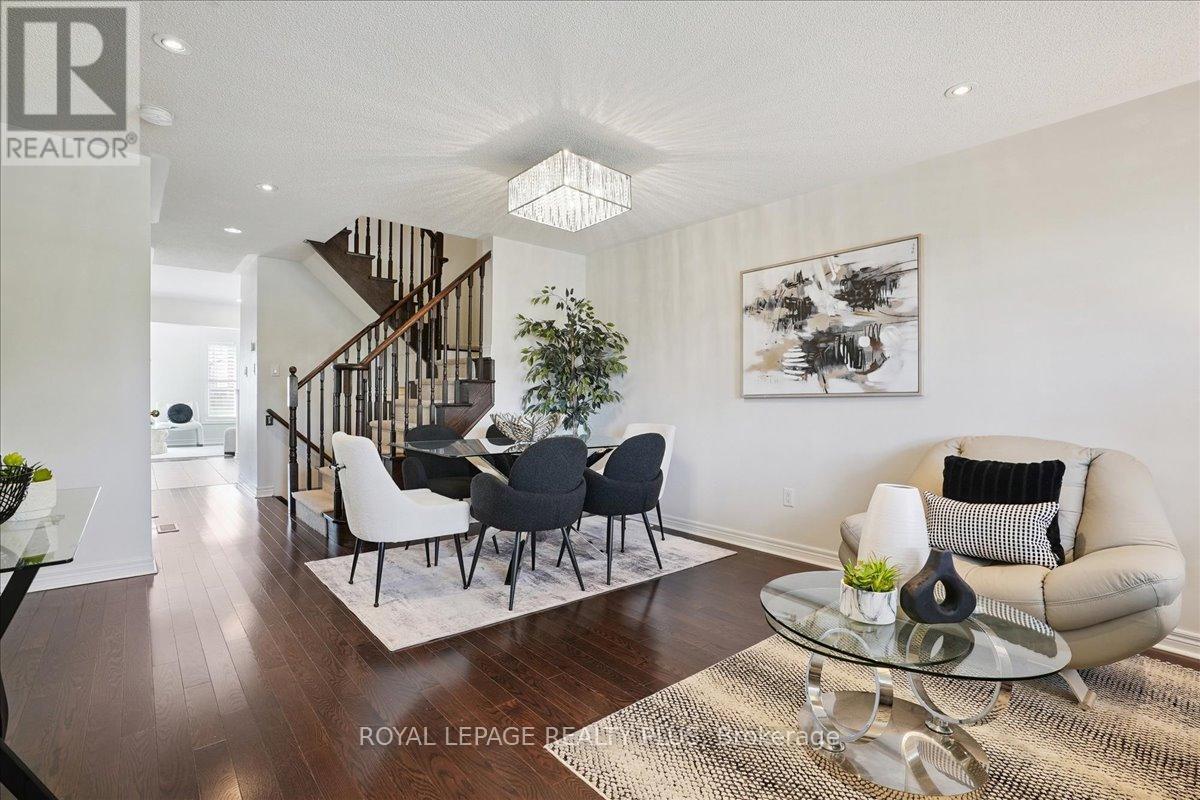 248 Duncan Lane, Milton (Sc Scott), Ontario  L9T 7A8 - Photo 6 - W12453724