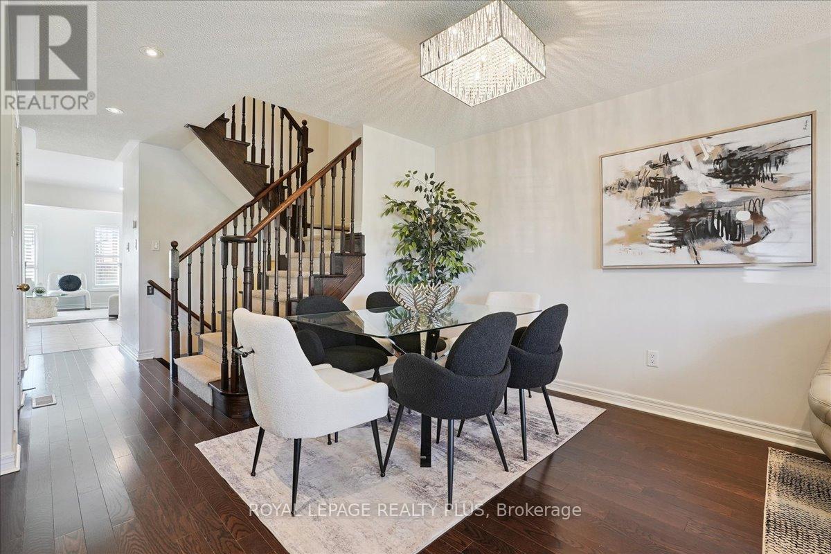 248 Duncan Lane, Milton (Sc Scott), Ontario  L9T 7A8 - Photo 9 - W12453724