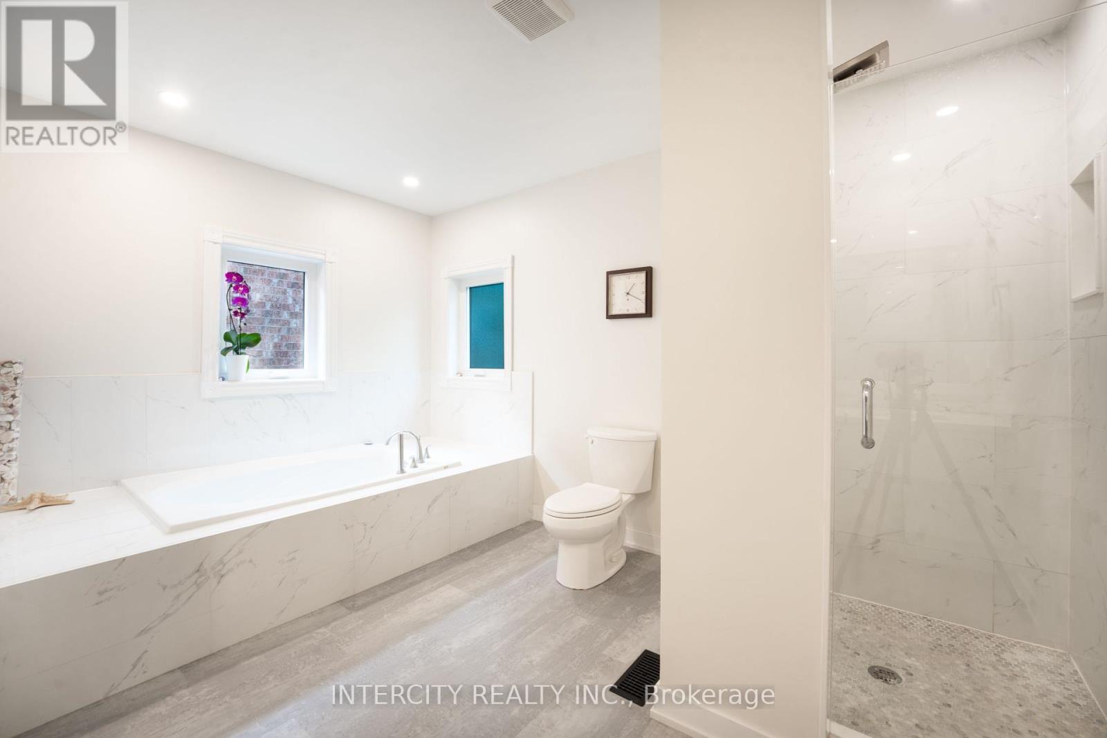 5409 Duchess Court, Burlington (Orchard), Ontario  L7L 6Z4 - Photo 21 - W12453735