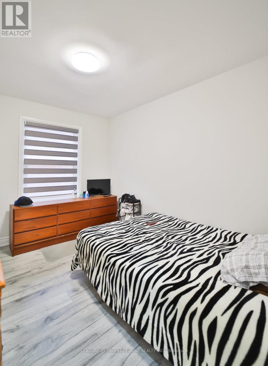 47 Brisco Street, Brampton (Brampton North), Ontario  L6V 1X1 - Photo 12 - W12453748
