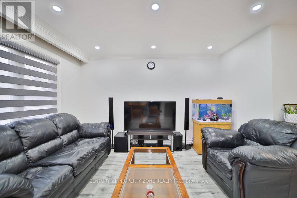 47 Brisco Street, Brampton (Brampton North), Ontario  L6V 1X1 - Photo 3 - W12453748
