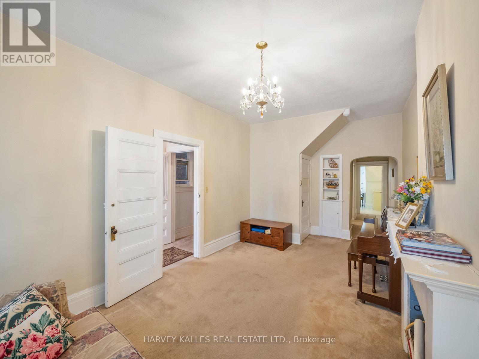 132 Close Avenue, Toronto, Ontario  M6K 2V5 - Photo 10 - W12453756