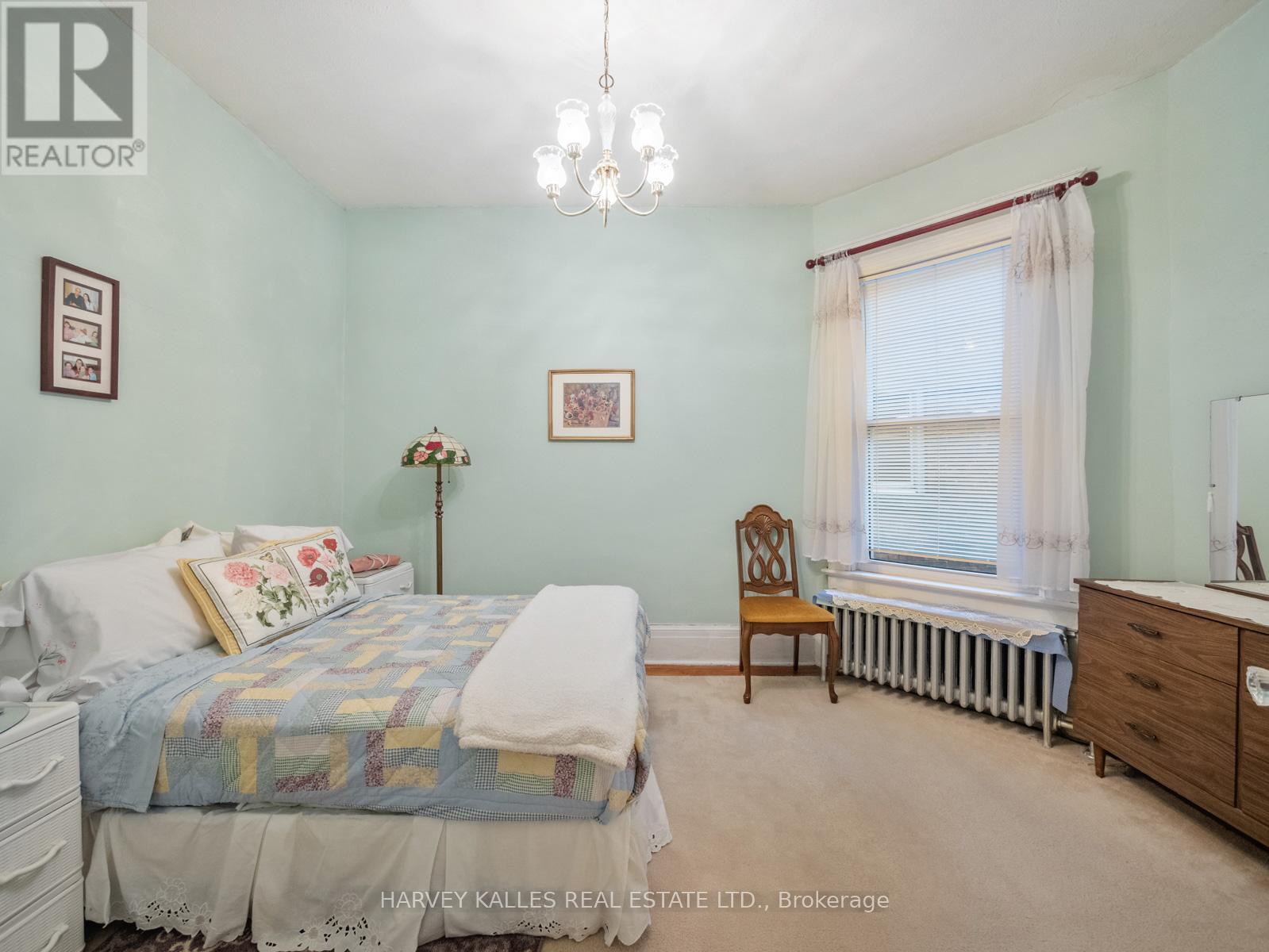 132 Close Avenue, Toronto, Ontario  M6K 2V5 - Photo 12 - W12453756