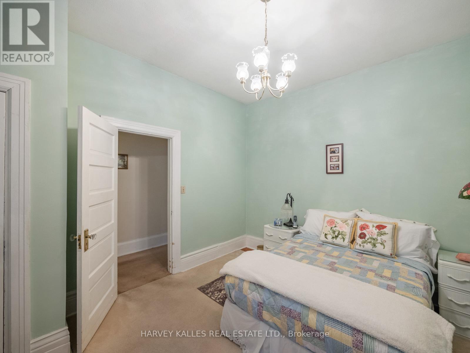 132 Close Avenue, Toronto, Ontario  M6K 2V5 - Photo 14 - W12453756