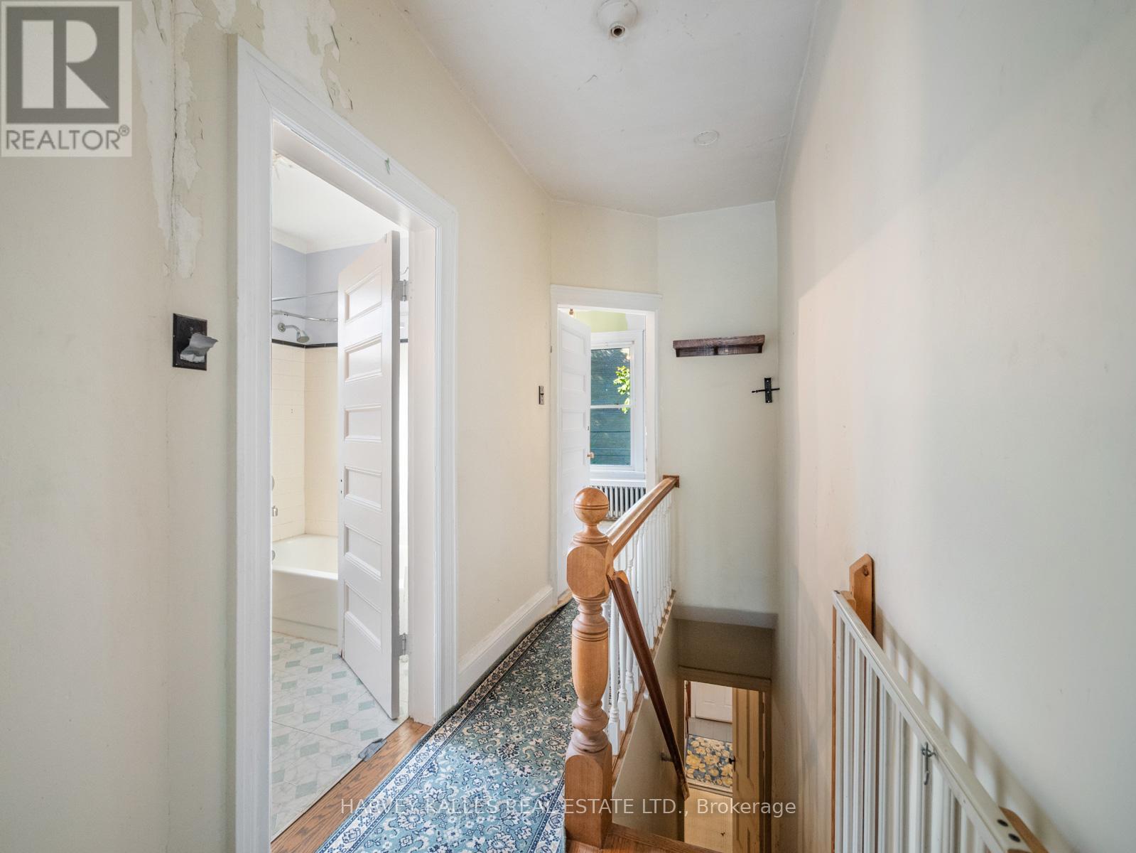 132 Close Avenue, Toronto, Ontario  M6K 2V5 - Photo 28 - W12453756