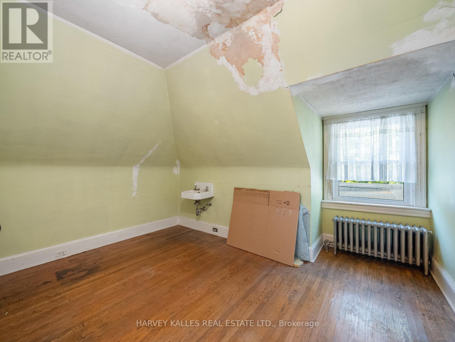 132 Close Avenue, Toronto, Ontario  M6K 2V5 - Photo 36 - W12453756
