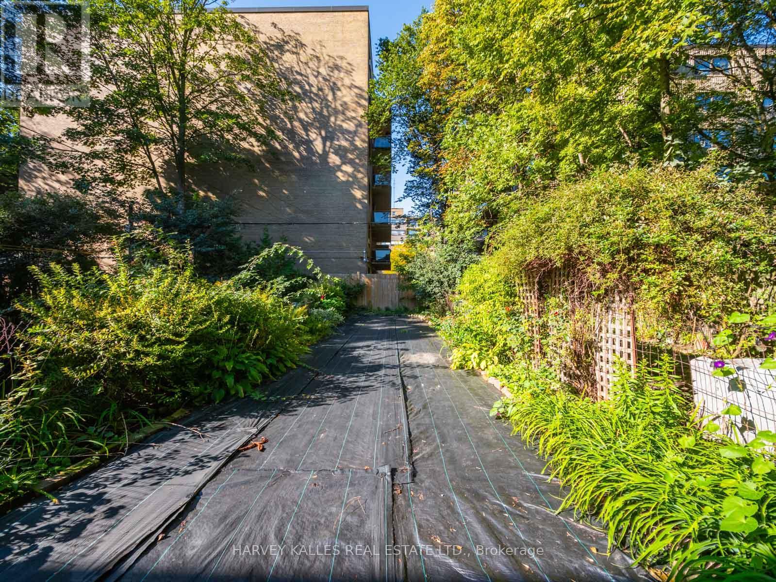 132 Close Avenue, Toronto, Ontario  M6K 2V5 - Photo 44 - W12453756