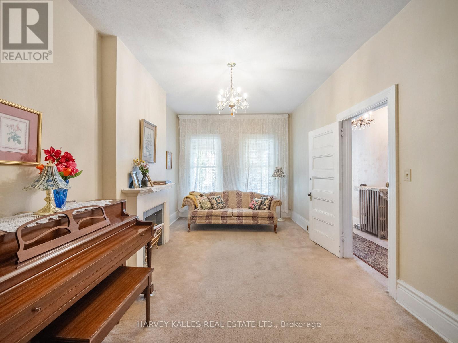 132 Close Avenue, Toronto, Ontario  M6K 2V5 - Photo 7 - W12453756