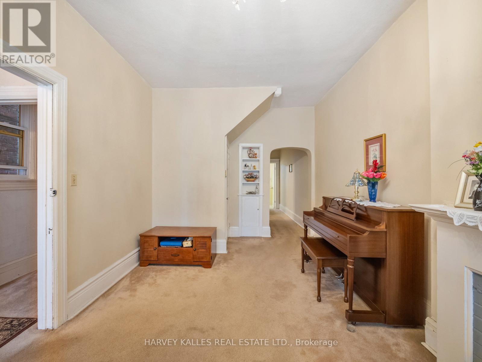132 Close Avenue, Toronto, Ontario  M6K 2V5 - Photo 9 - W12453756