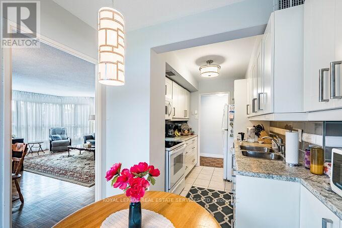 217 - 1333 Bloor Street, Mississauga (Applewood), Ontario  L4Y 3T6 - Photo 28 - W12453769