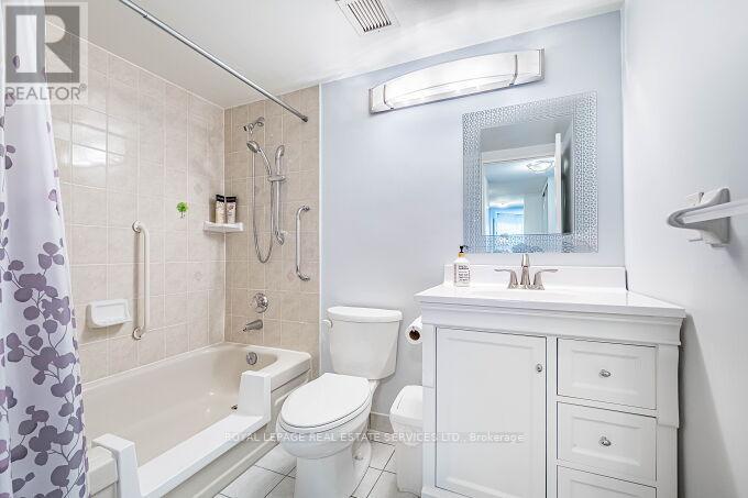 217 - 1333 Bloor Street, Mississauga (Applewood), Ontario  L4Y 3T6 - Photo 38 - W12453769