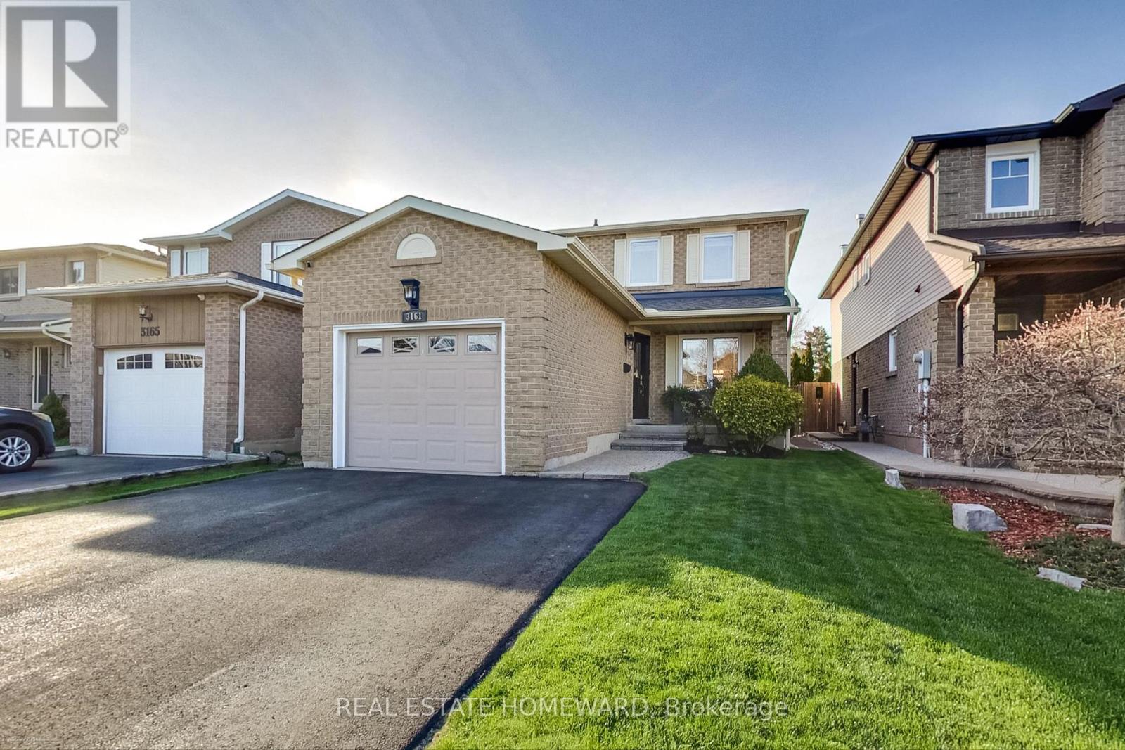 3161 Osbourne Road, Mississauga (Erin Mills), Ontario  L5L 4A3 - Photo 2 - W12453771