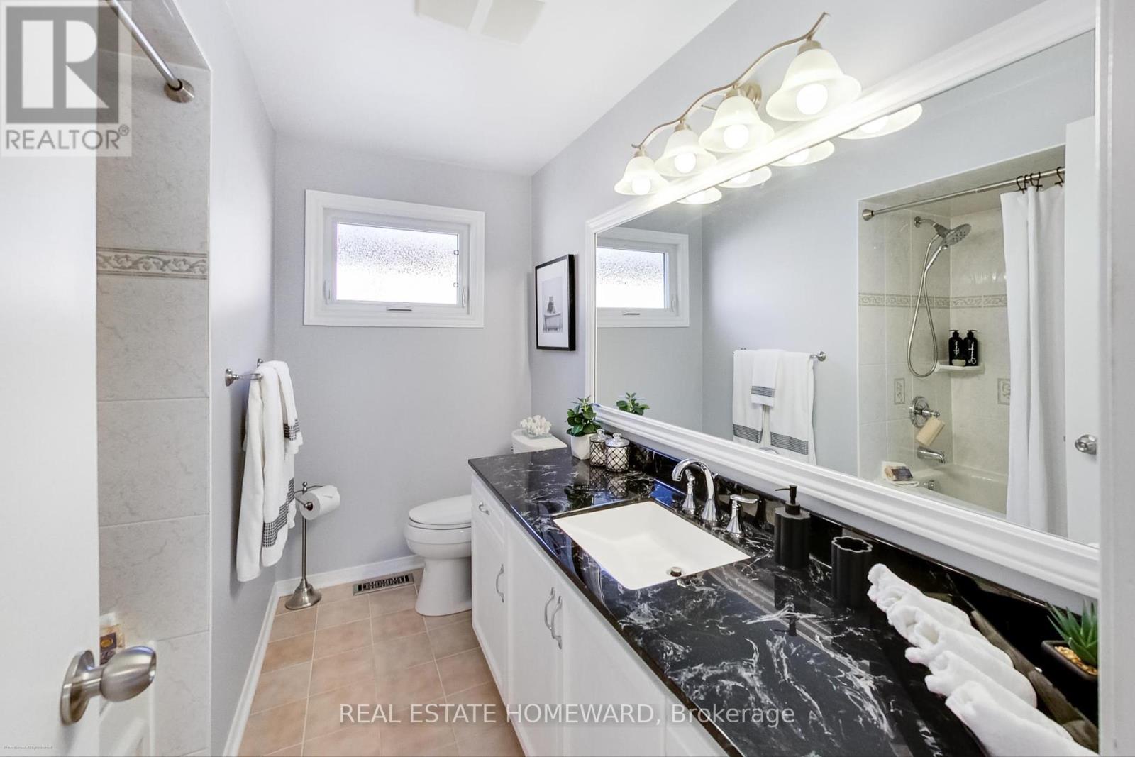 3161 Osbourne Road, Mississauga (Erin Mills), Ontario  L5L 4A3 - Photo 25 - W12453771