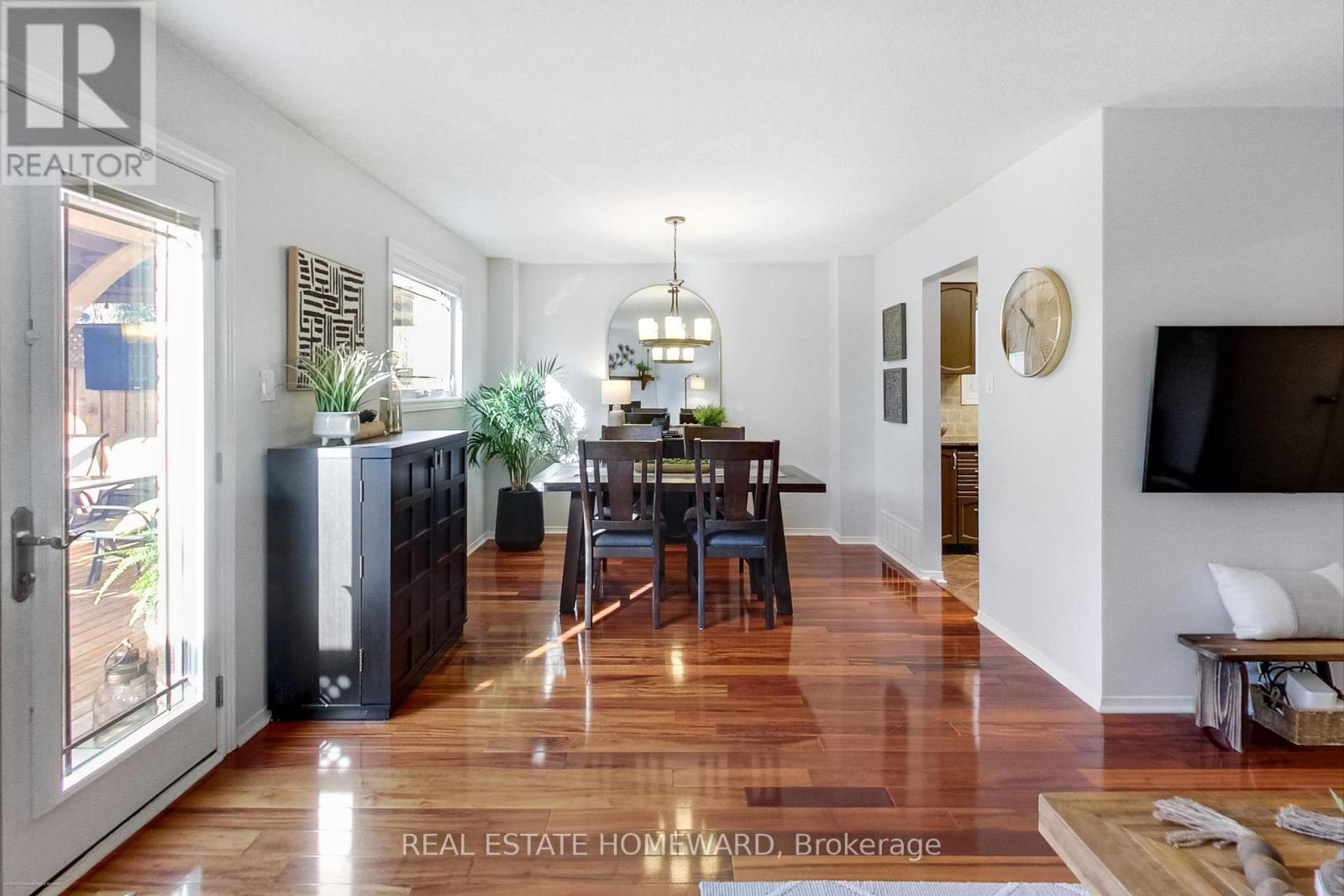 3161 Osbourne Road, Mississauga (Erin Mills), Ontario  L5L 4A3 - Photo 9 - W12453771