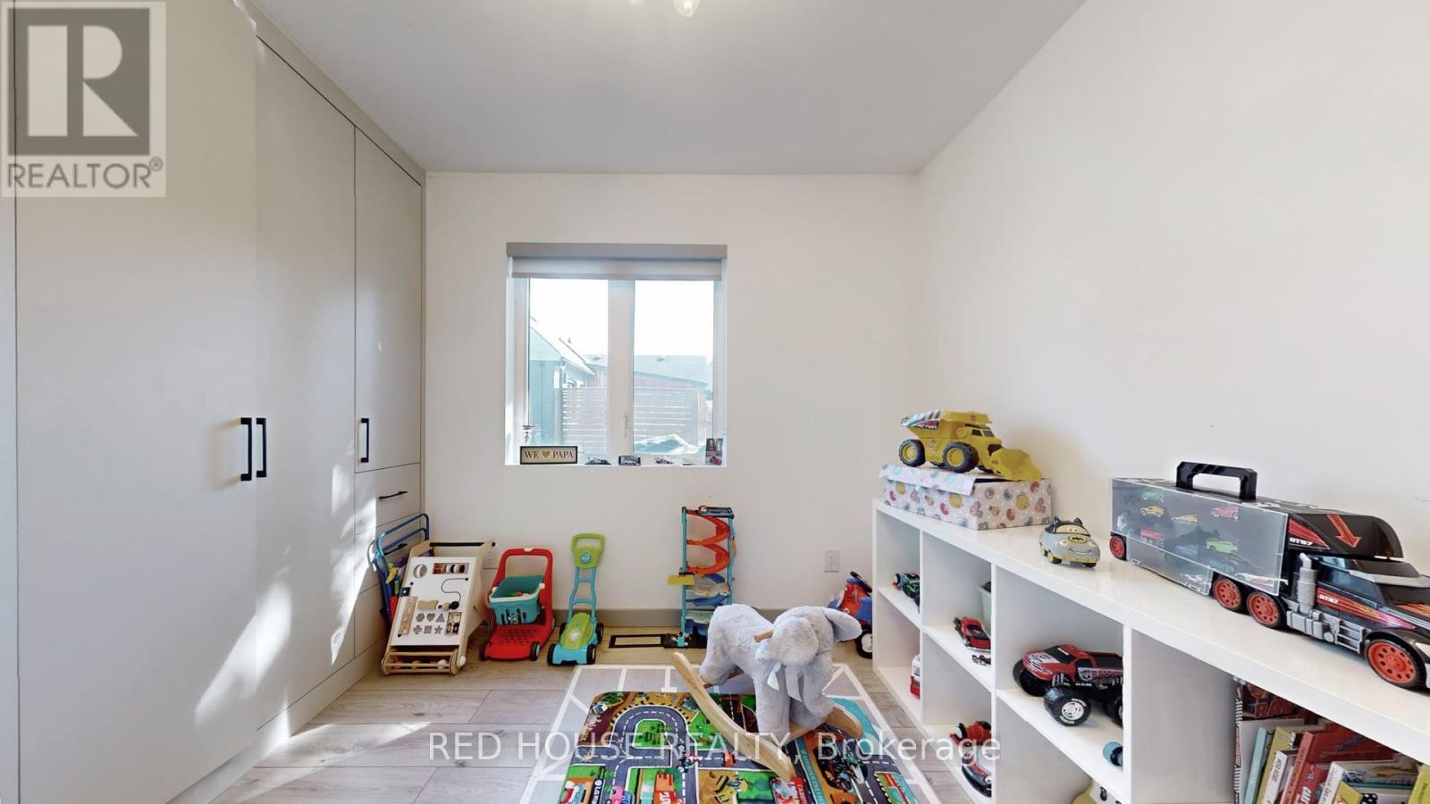 Upper - 22 Gladsmore Crescent, Toronto, Ontario  M9W 3Y9 - Photo 19 - W12453796
