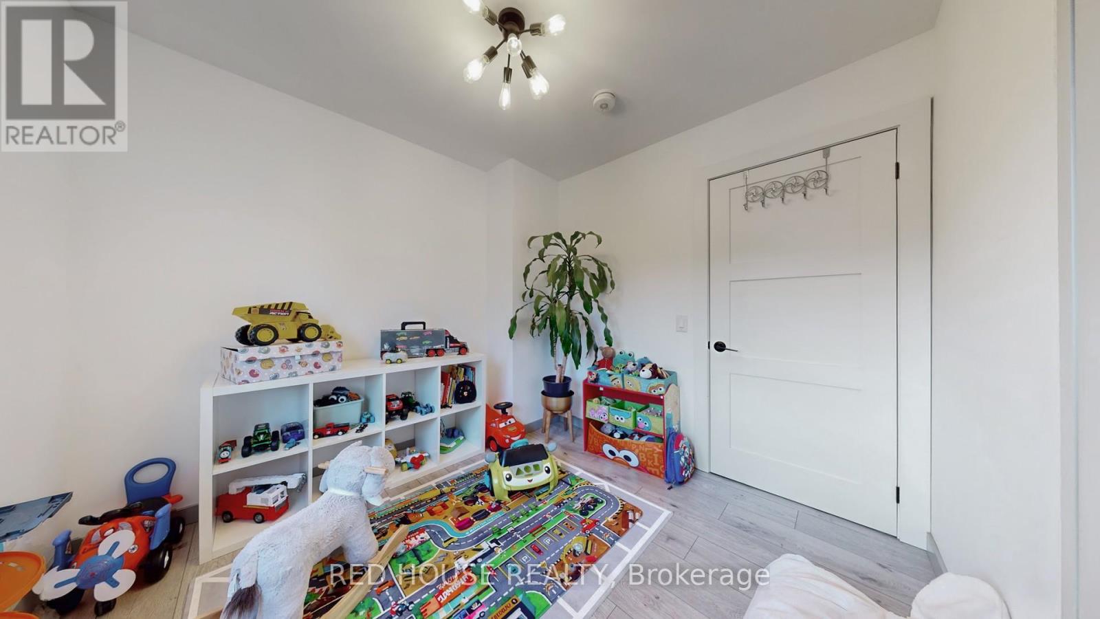 Upper - 22 Gladsmore Crescent, Toronto, Ontario  M9W 3Y9 - Photo 20 - W12453796