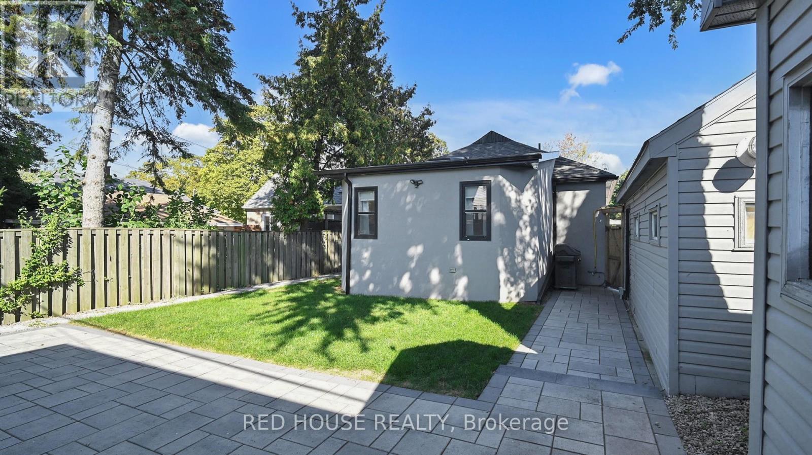 Upper - 22 Gladsmore Crescent, Toronto, Ontario  M9W 3Y9 - Photo 25 - W12453796