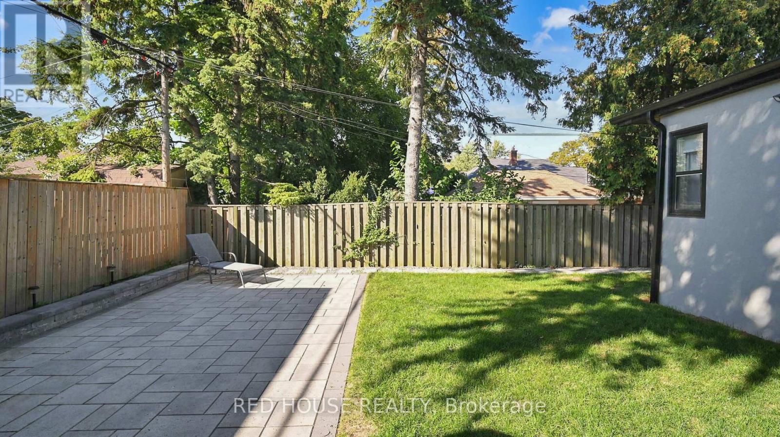 Upper - 22 Gladsmore Crescent, Toronto, Ontario  M9W 3Y9 - Photo 26 - W12453796