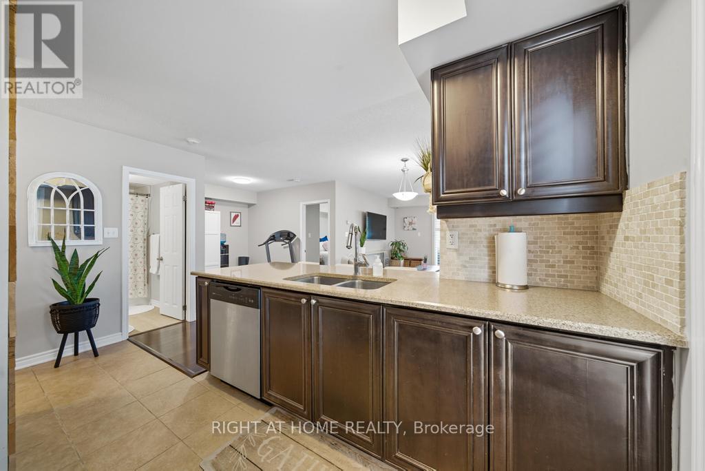 121 - 3070 Rotary Way, Burlington (Alton), Ontario  L7M 0H1 - Photo 15 - W12453803