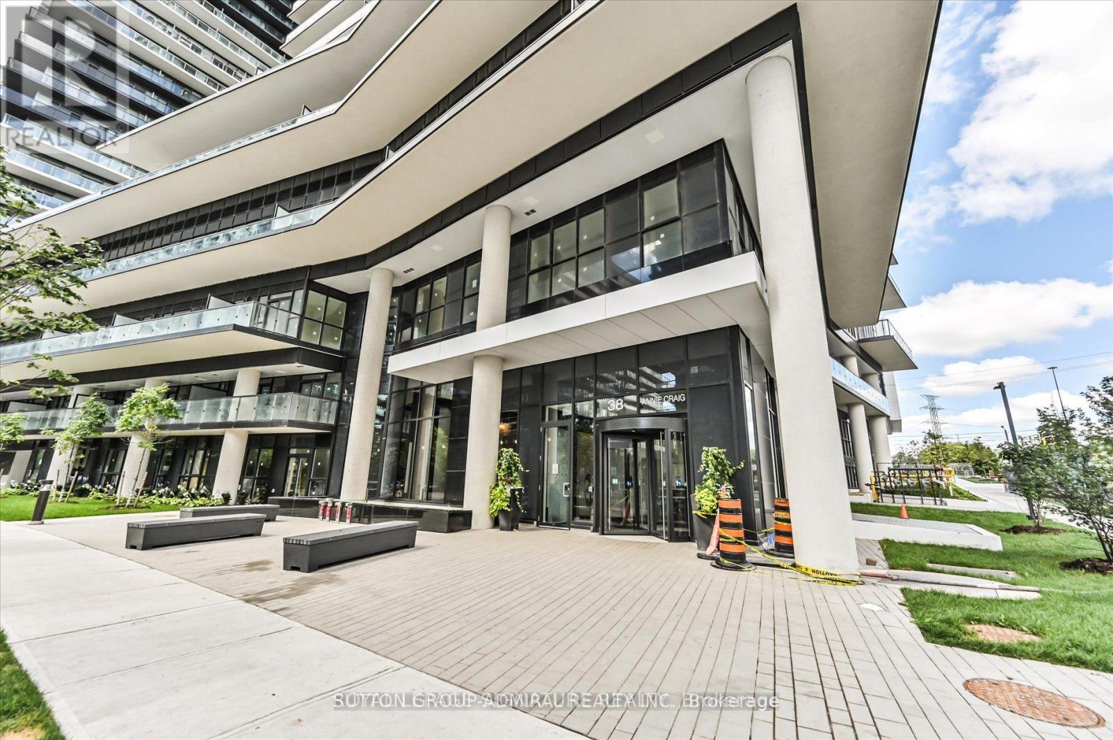 4006 - 38 Annie Craig Drive, Toronto, Ontario  M8Z 0B4 - Photo 2 - W12453817