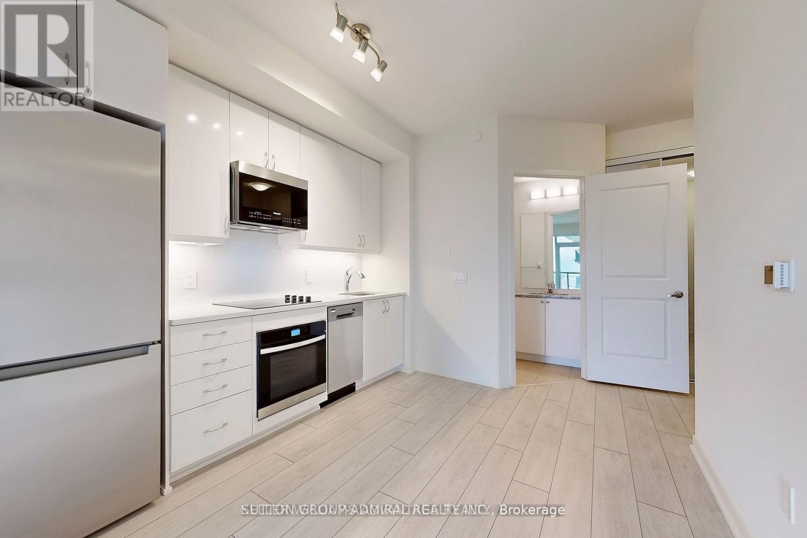 4006 - 38 Annie Craig Drive, Toronto, Ontario  M8Z 0B4 - Photo 6 - W12453817