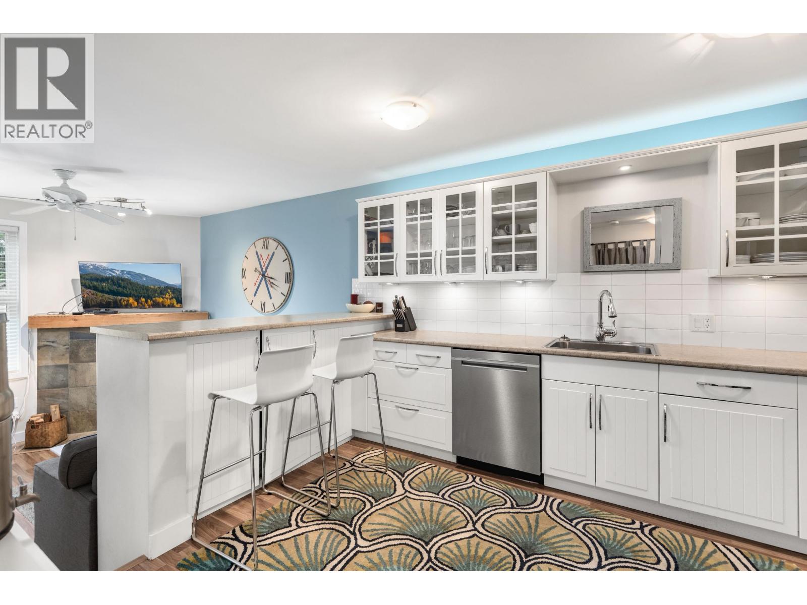 12 2213 Marmot Place, Whistler, British Columbia  V8E 0H3 - Photo 6 - R3057029