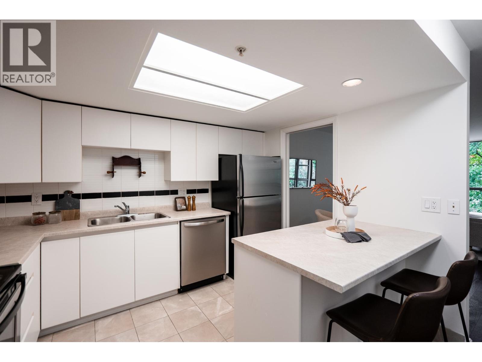 301 1159 Main Street, Vancouver, British Columbia  V6A 4B6 - Photo 13 - R3057034