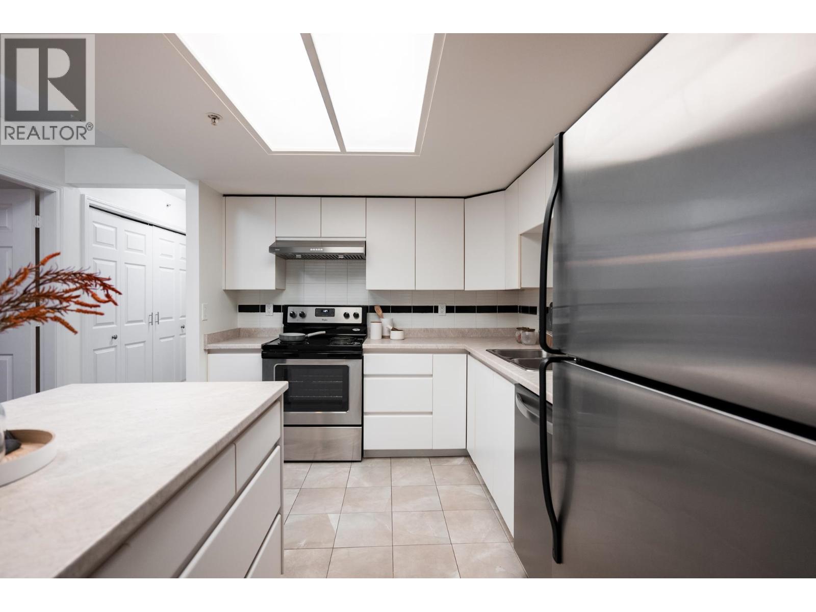 301 1159 Main Street, Vancouver, British Columbia  V6A 4B6 - Photo 17 - R3057034