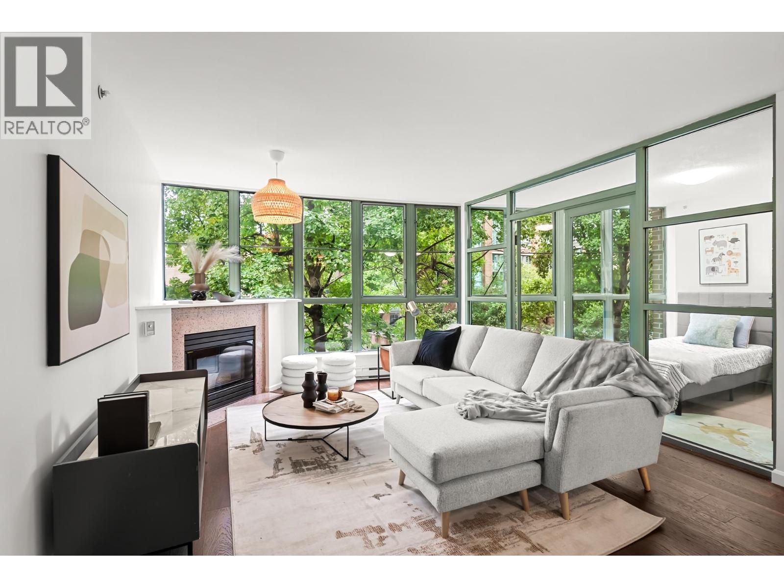 301 1159 Main Street, Vancouver, British Columbia  V6A 4B6 - Photo 2 - R3057034