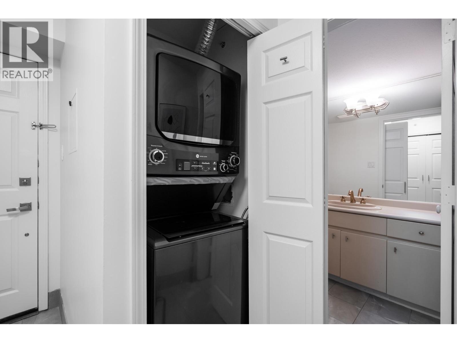 301 1159 Main Street, Vancouver, British Columbia  V6A 4B6 - Photo 31 - R3057034