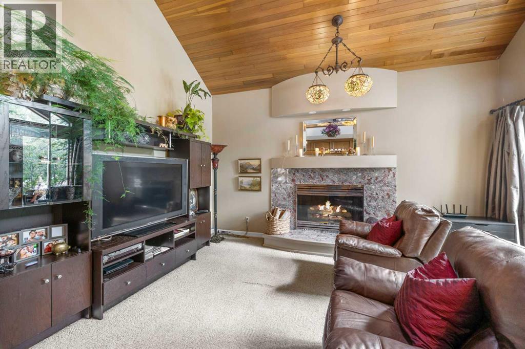 195 Bernard Drive Nw, Calgary, Alberta  T3K 2B6 - Photo 14 - A2263431