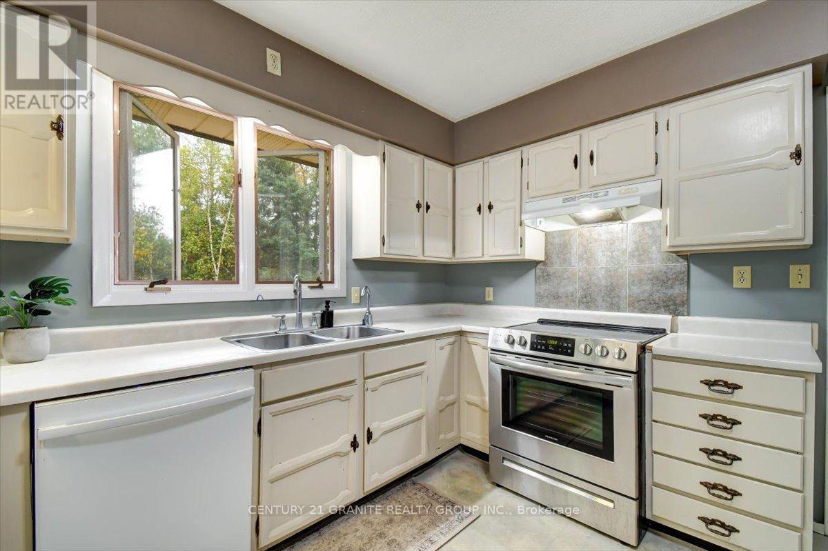 4 Maxwell Settlement Road, Bancroft, Ontario  K0L 1C0 - Photo 19 - X12453851