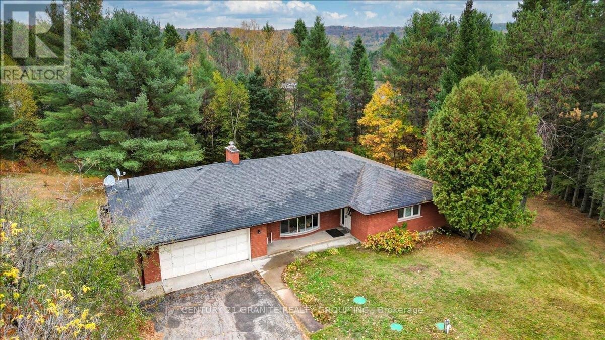 4 Maxwell Settlement Road, Bancroft, Ontario  K0L 1C0 - Photo 2 - X12453851