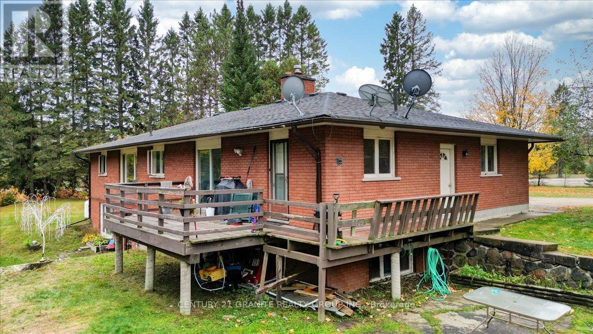 4 Maxwell Settlement Road, Bancroft, Ontario  K0L 1C0 - Photo 3 - X12453851