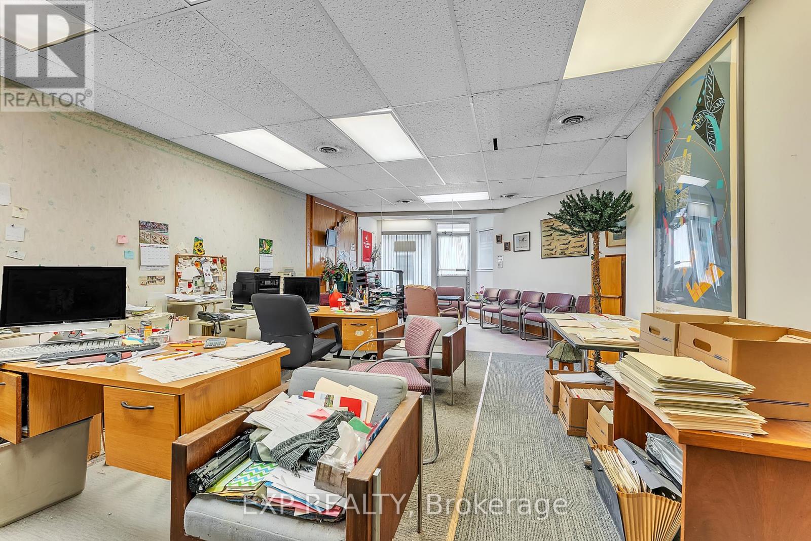 2 King Street, Quinte West, Ontario  K8V 3V7 - Photo 4 - X12453929
