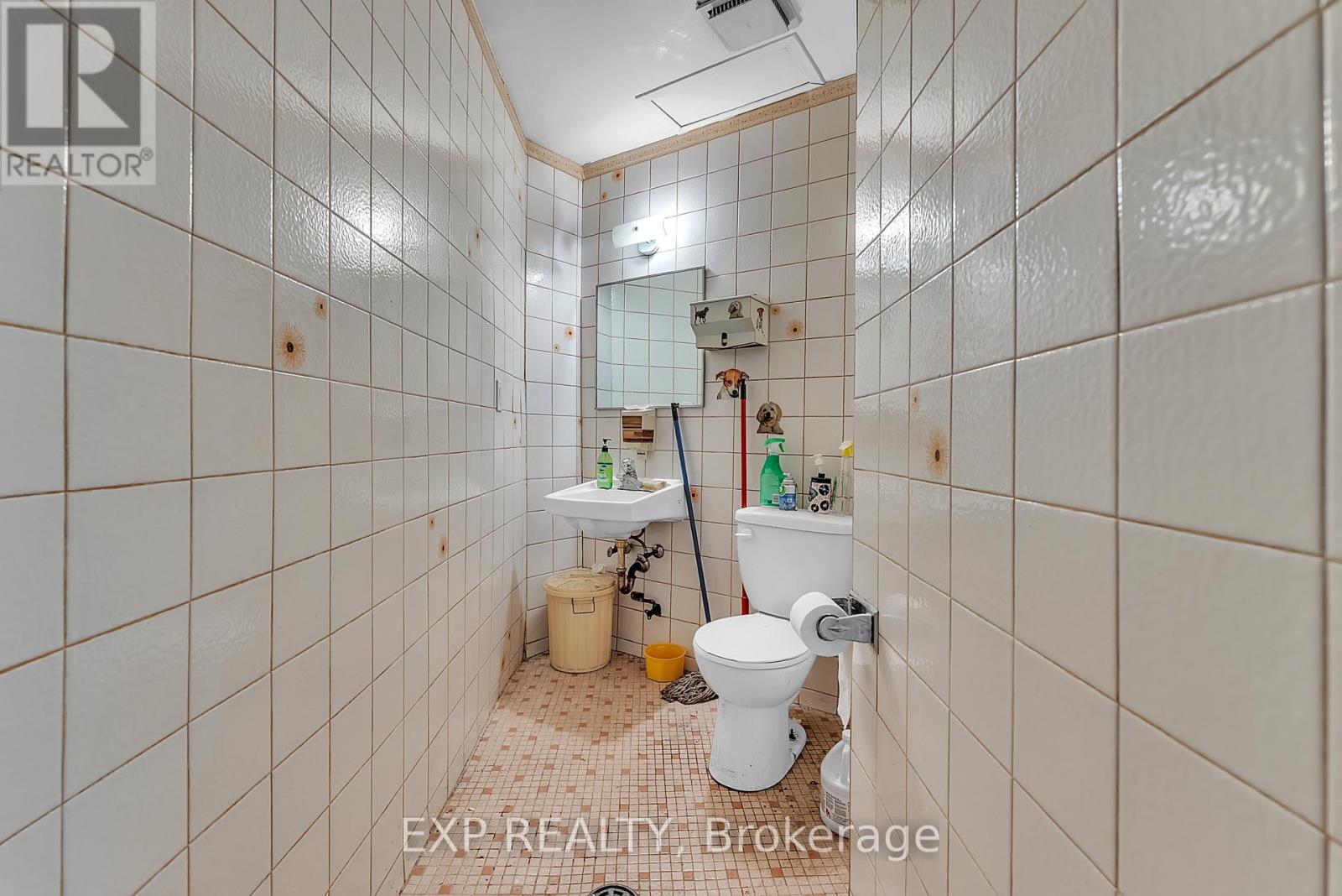 2 King Street, Quinte West, Ontario  K8V 3V7 - Photo 8 - X12453929