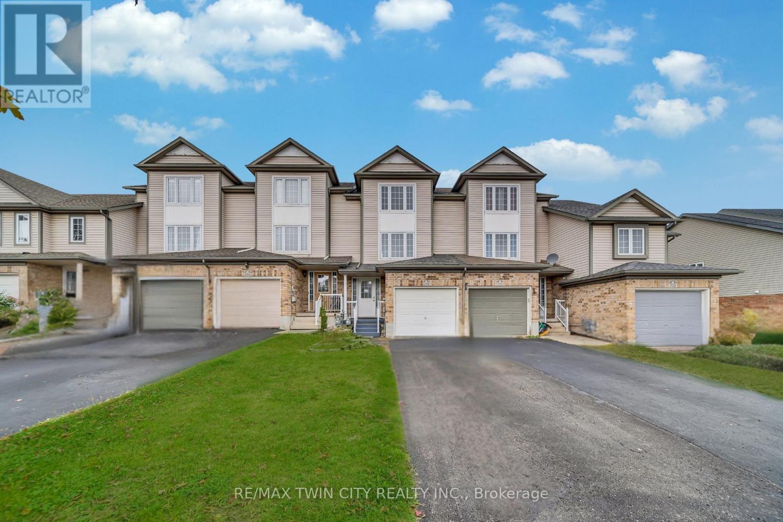 698 Activa Avenue, Kitchener, Ontario  N2E 4E1 - Photo 2 - X12453666