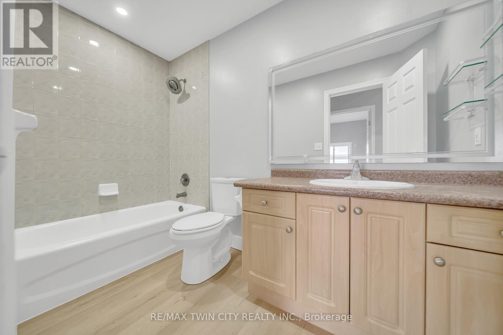 698 Activa Avenue, Kitchener, Ontario  N2E 4E1 - Photo 20 - X12453666