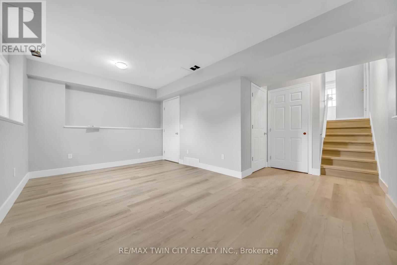 698 Activa Avenue, Kitchener, Ontario  N2E 4E1 - Photo 22 - X12453666