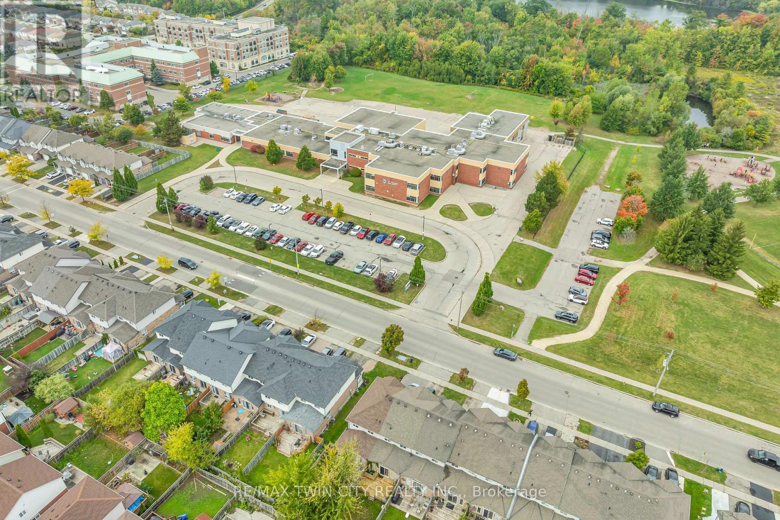 698 Activa Avenue, Kitchener, Ontario  N2E 4E1 - Photo 34 - X12453666
