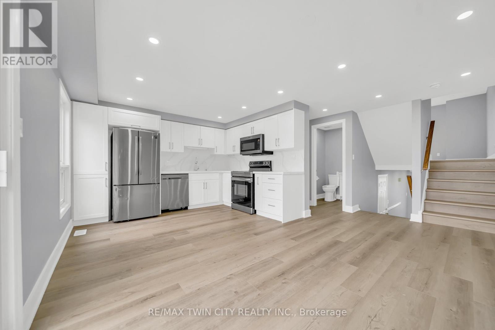 698 Activa Avenue, Kitchener, Ontario  N2E 4E1 - Photo 9 - X12453666