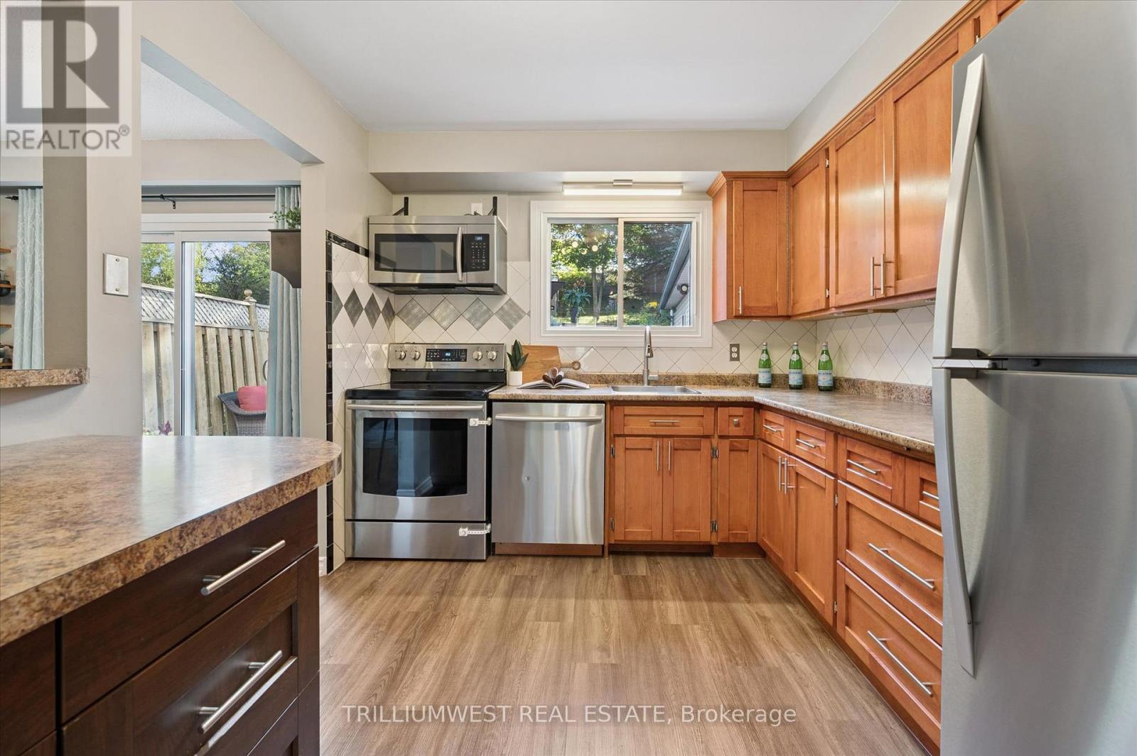 98 Shadeland Crescent, Kitchener, Ontario  N2M 2H9 - Photo 12 - X12453743