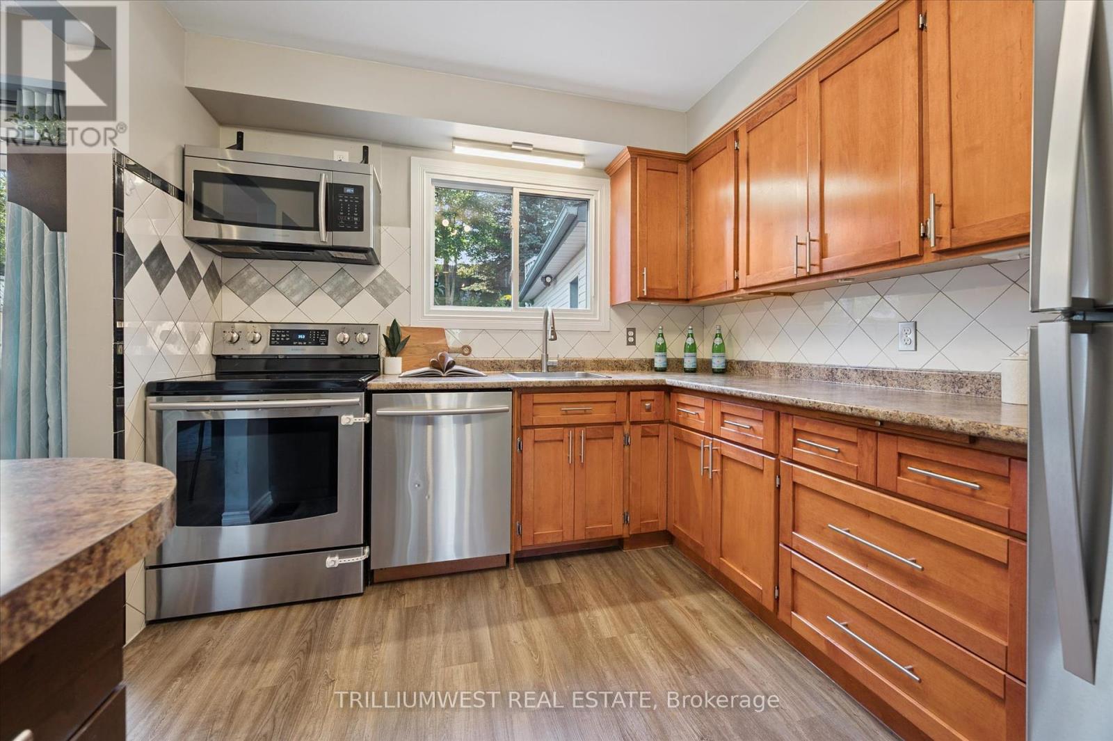 98 Shadeland Crescent, Kitchener, Ontario  N2M 2H9 - Photo 13 - X12453743