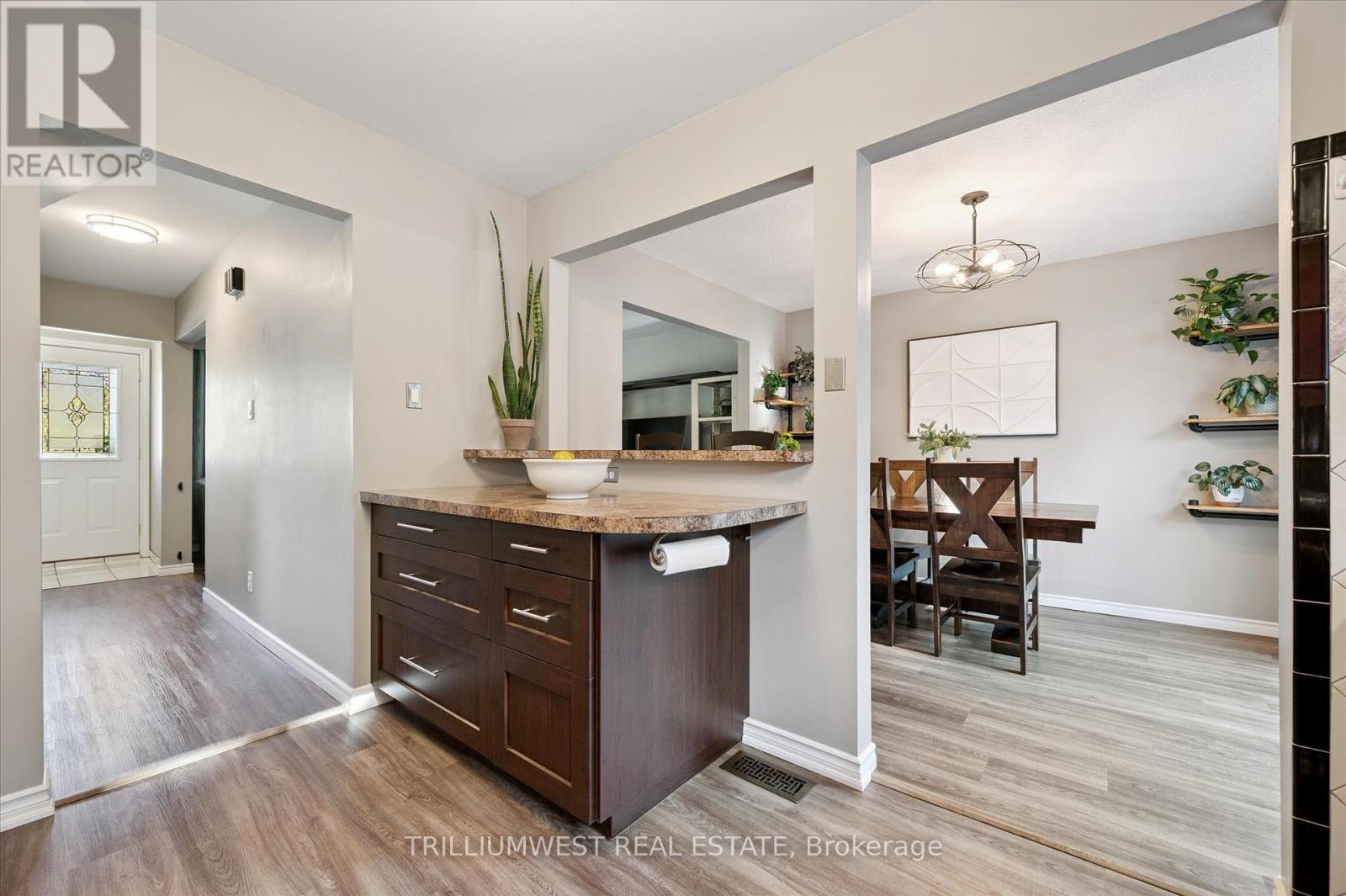 98 Shadeland Crescent, Kitchener, Ontario  N2M 2H9 - Photo 15 - X12453743