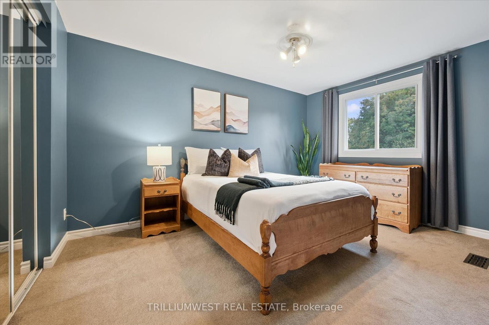 98 Shadeland Crescent, Kitchener, Ontario  N2M 2H9 - Photo 19 - X12453743